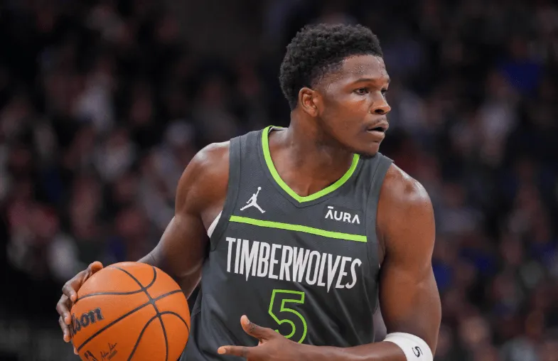 开云APP下载-遥遥领先！爱德华兹生涯得分已破万，同届第二名仅7216分