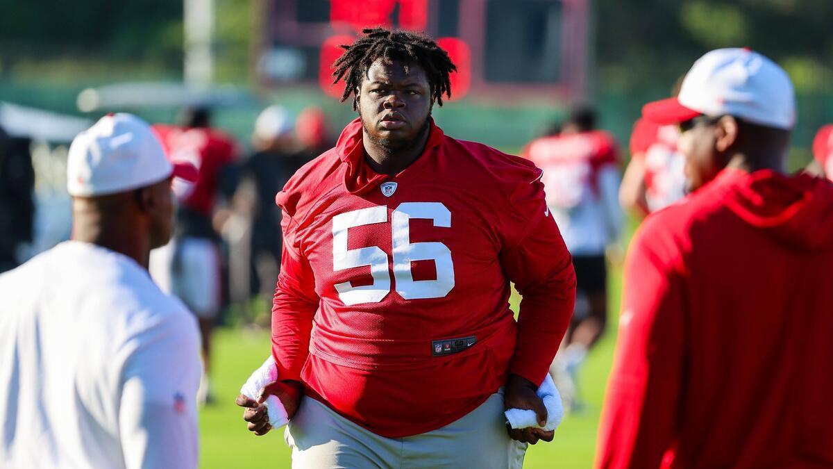 开云体育-外媒：NFL历史最重球员戴斯蒙德-沃森被坦帕湾海盗队裁掉