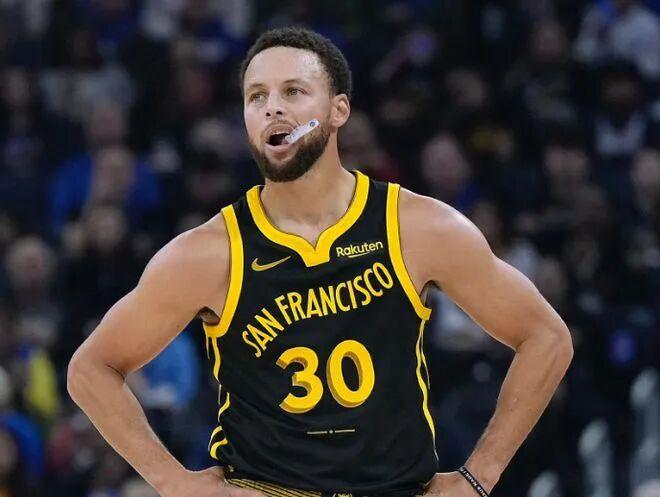 开云APP下载-勇士这一次是真的搬起石头砸自己的脚了？